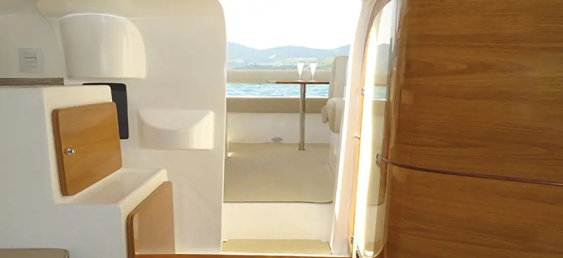 Camarote de proa vista cockpit REAL 275 SD